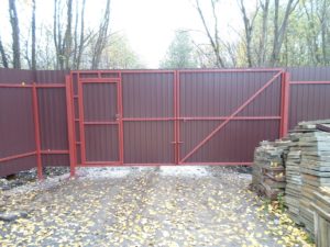 Забор ворота с встроеной калиткой